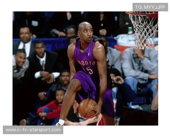 麦克朗是首位在生涯第10场NBA比赛前效力过5支球队的球员，麦克朗篮球