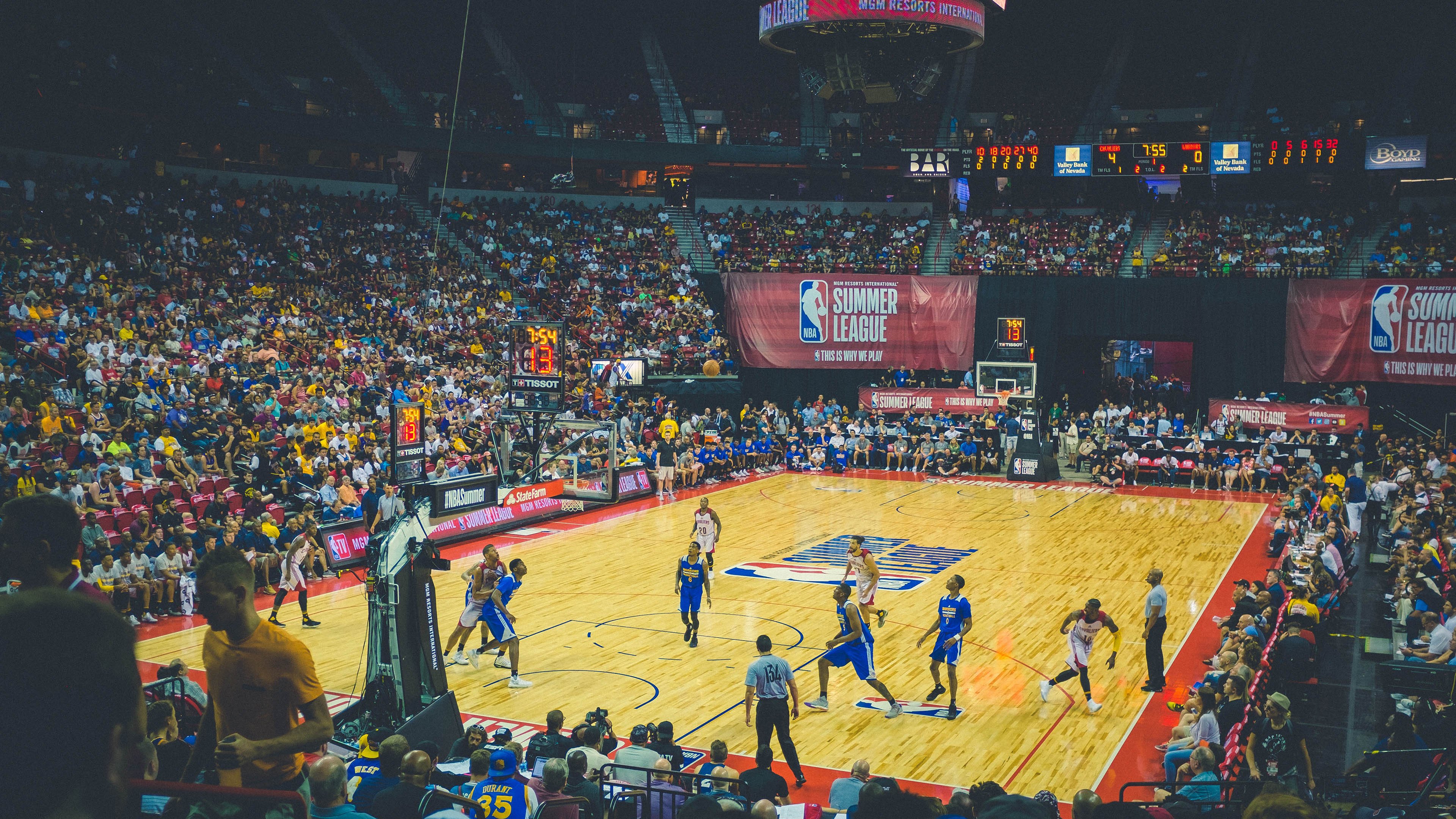 火箭凭借深厚阵容继续连胜,杜兰特低迷仍能获胜,杜兰特官宣火箭做出重要决定